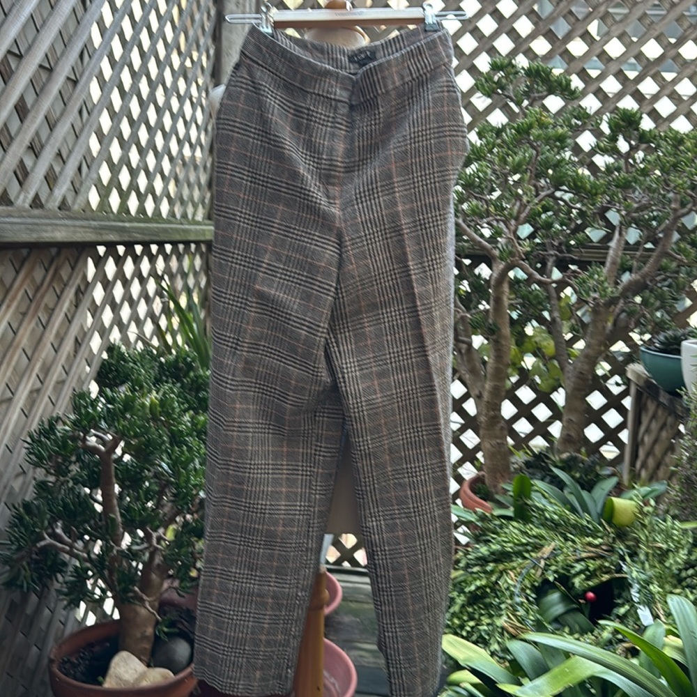 LOFT Plaid Dress Pants Wide leg. Side & Back pockets. Size 6T. NWOT